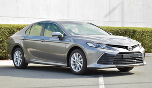 Camry LE AWD Híbrido Sedán 2020 Usado con Asientos de Cuero, Control de Crucero Adaptativo, Transmisión Automática, Cámara de 360°, Euro5 - Product Image 2