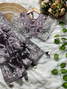 เสื้อเบลาส์ผ้าส่าหรีเนื้อนุ่มบริสุทธิ์มาใหม่พร้อมขอบปักลำดับ3มม. และกระดุมสำหรับผู้ใหญ่ - Product Image 4