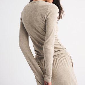 Set <span class=keywords><strong>Pigiama</strong></span> <span class=keywords><strong>Donna</strong></span> in <span class=keywords><strong>Cotone</strong></span> di Bambù a Maniche Lunghe, Maglietta e Pantaloni, Abbigliamento da Notte Organico Personalizzato - Product Image 4