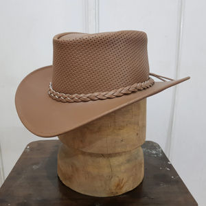 Nuevo Sombrero Vaquero de Cuero Marrón Perforado 2026 Hecho a Mano Estilo Western Outback con Ala Ancha Transpirable para Rancho de Pakistán - Product Image 1