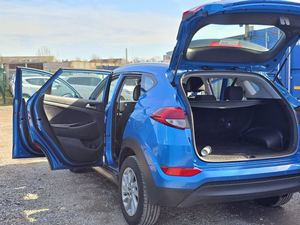 HYUNDAI TUCSON 1.7CRDI BLUE DRIVE SE NAV (141PS) DCT d'occasion, conduite à gauche/droite, 2017 - Product Image 4