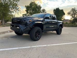 Toyota Tacoma TRD Pro Double Cab 4x4 2024, hybride turbo 4 cylindres - Product Image 3