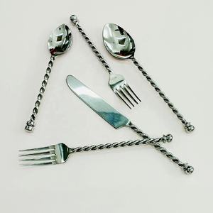 Juego de Cubiertos de Acero Inoxidable con Diseño Único de Plano Plateado y Diseño de Mango Simple, Aspecto Real, Juego de Cubiertos de Lujo - Product Image 3