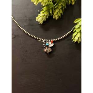 Pin/Colgante Zuni Hecho a Mano de Plata de Ley con Incrustaciones de Colibrí y Múltiples Piedras, Amuleto Religioso con Patrón de Mariposa - Product Image 1