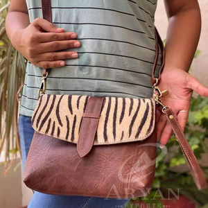 กระเป๋าสะพายไหล่หนังขนสัตว์พิมพ์ลายสัตว์สไตล์ตะวันตกใหม่คุณภาพสูงแฟชั่นหนังขนสัตว์หนังแท้คุณภาพสูงสายสะพายข้าง - Product Image 1