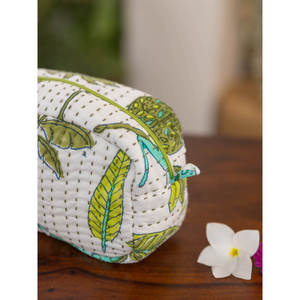 Sac de voyage pour maquillage en coton vert brodé avec fermeture éclair - Product Image 2