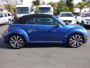 Voiture automatique Volkswagen Beetle Cabriolet 2.0T R-Line 2D à traction avant 4 cylindres, modèle 2014-2015 - Product Image 2