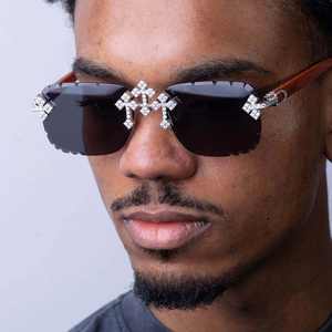 Lunettes de soleil carrées polarisées unisexe en moissanite de haute qualité, légères, montures optiques personnalisées cloutées style hip-hop - Product Image 2