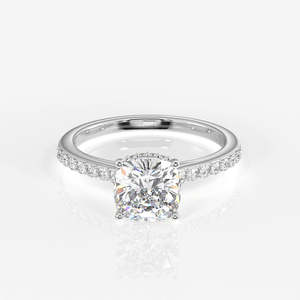Anillo de Diamante Cultivado en Laboratorio con Corte Cojín y Halo Oculto en Oro de 14k - Anillos de Diamantes Elegantes - Product Image 5