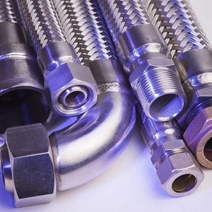 Tubo de manguera compuesto flexible de acero POLYHOSE para aplicaciones de agua de aceite químico hasta 250 grados de conductividad térmica - Product Image 1