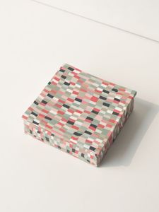 Ensemble de boîtes de rangement à motifs RÉSINE Boîtes décoratives pour l'organisation de la maison Design moderne avec motifs triangulaires et rayés - Product Image 2