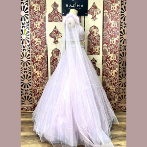 Elegante Lehenga en color lavanda, trabajo manual múltiple pesado con hermosas mangas de la India a precios de mayorista - Product Image 3