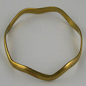 กำไลข้อมือทองเหลืองโบราณลายดอกไม้สีเขียววอชิงตัน1940s เครื่องประดับแวมไพร์ทรงสี่เหลี่ยมผืนผ้าสไตล์อเมริกันเครื่องประดับคริสต์มาส - Product Image 6