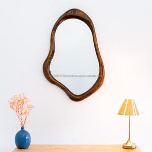 Espejo de Pared Redondo Art Deco KALATRI, Hecho a Mano, Ecológico, Asimétrico, Ligero, con Marco Decorativo de Madera - Product Image 1