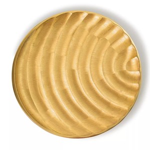 Plateau de service en aluminium doré décoratif avec logo personnalisé vaisselle ronde en métal pour hôtels et restaurants pour décorations de mariage - Product Image 4