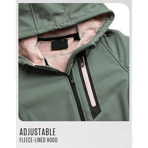 Customizable <b>Waterproof</b> <b>Light</b> Weight Windbreaker Reflective Outdoor Sports <b>Jackets</b> with Zip Pockets for <b>Men</b> - Product Image 4