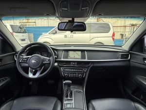 Excelente Kia K5 Optima Sedán Blanco Usado 2019, Automático, Gasolina, Volante a la Izquierda, Ideal para Viajes Diarios - Product Image 5