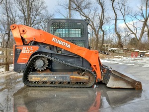 Chargeuse sur chenilles compacte Kubota SVL90-2 Skid Steer d'occasion à vendre - Product Image 2