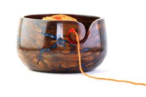 Bol à laine en bois, figurine Lichtenberg en résine, diamètre 7x4, cadeau personnalisé pour les tricoteuses, bol à laine en bois - Product Image 6