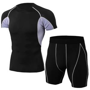 Conjunto de 2 Uds de camisa de manga corta de punto transpirable y pantalones cortos de compresión sólidos para entrenamientos de gimnasio y correr - Product Image 1