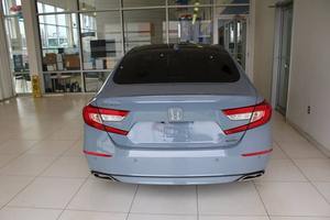 2022 H-onda Accord Touring 4dr Sedan d'occasion - Product Image 4