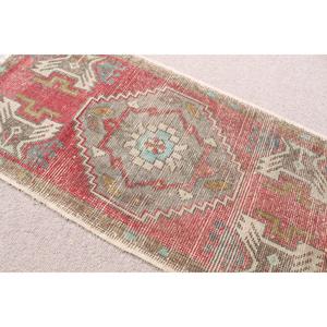 1.6x3.2 ft Vintage Rug, <b>Red</b> Check Turkish <b>Wool</b> Rug - Product Image 2