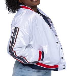 เสื้อแจ็คเก็ตผ้าซาตินแบบใหม่ สวมใส่สบาย ระบายอากาศได้ดี สำหรับผู้ชาย พร้อมปรับแต่งสี ขนาด และโลโก้  แจ็คเก็ตผ้าซาตินผู้ชายรุ่นใหม่ล่าสุด - Product Image 5