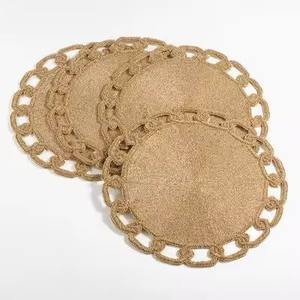 Posavasos de ratán con tejido detallado perfecto para crear un ambiente relajado y acogedor para los invitados - Product Image 4