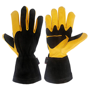 ถุงมือเชื่อมหนังวัวแท้แบบยาว รุ่น SECTG5159 ยี่ห้อ Saleh Enterprises สำหรับงานหนัก ป้องกันความร้อน ทนความร้อนสูง ใช้ได้กับงานเชื่อม TIG/MIG - Product Image 4