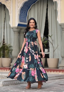 Colección de verano de vestidos de rayón florales para adultos Venta en línea disponible - Product Image 5