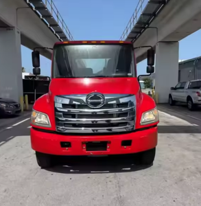 En Venta: Camión Hino 338 Day Cab 2016-2018 - Transmisión Manual de 6 Velocidades, Volante a la Izquierda/Derecha, Camiones Semirremolque Usados con Envío Internacional - Product Image 3