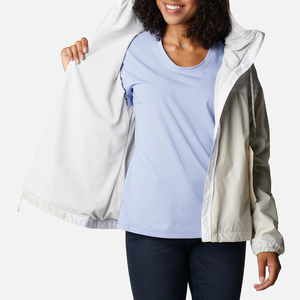 Veste de pluie pour femme écologique Manteau coupe-vent imperméable et durable avec fonctionnalités réglables pour un confort avec service OEM - Product Image 2