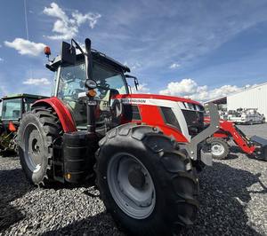 Tracteur Massey Ferguson 6S.155 2025-Force compacte avec contrôle intelligent - Product Image 1