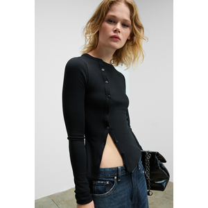 GRIMELANGE SOMBRA Blusa elástica ajustada con botones funcionales y cuello redondo para mujer - Product Image 5