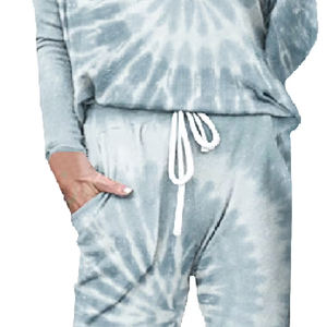 ชุดเซ็ตแทรคสูทพิมพ์ลายสตรีทแวร์สำหรับฤดูหนาวทรงปกติพรีเมียมสำหรับผู้หญิง พร้อมโลโก้แบบกำหนดเอง ผ้าฝ้าย 100% ชุดเซ็ต 2 ชิ้น - Product Image 6