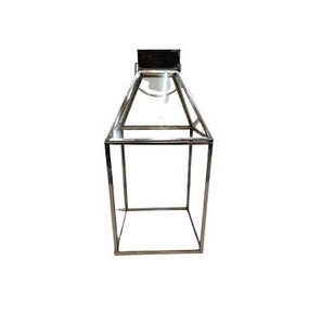 Linterna grande de metal blanco y vidrio de diseño antiguo para velas, boda y decoración del hogar para el Día de San Valentín - Product Image 6