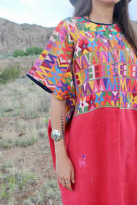 ตัวอย่างที่สวยงามขนาดใหญ่ของศิลปะพื้นบ้านที่สวมใส่ได้ผ้าฝ้ายทอมือปักด้วยมือสไตล์วินเทจและมีชีวิตชีวา - Product Image 6