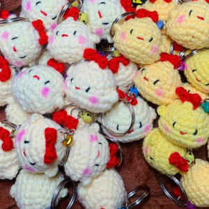 Llavero de búho de ganchillo hecho a mano, llavero de pájaro de estilo de dibujos animados, muñecas de juguete para niños y adultos, encanto de bolsa segura hecho en Vietnam - Product Image 3