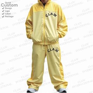 Conjunto de chándal cortavientos de nailon de gran tamaño unisex, chaqueta y pantalones ligeros de 2 piezas para hombres y mujeres - Product Image 3