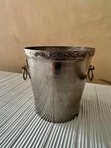 Cubo de Hielo Básico con Acabado Plateado para Uso Diario, Diseño Simple y Práctico para Mesa, Hogar, Bar, Cocina y Comedor Informal - Product Image 5