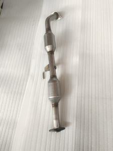 Konverter Katalitik Tiga Jalur Berkualitas Tinggi dari Cina untuk Sistem Knalpot Mobil Toyota Hilux 2.7 Memenuhi Standar Euro 2 <span class=keywords><strong>3</strong></span> 4 5 6 - Product Image 5