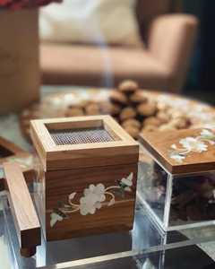 Boîte-cadeau de bonbons en acrylique de luxe faite à la main avec couvercle incrusté de nacre en bois Cadeau arabe pour l'Aïd Moubarak et le Ramadan Kareem - Product Image 3