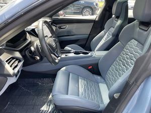 CLEAN 2022 Audi A6 Prestige Quattro AWD Volante a la izquierda - Product Image 4