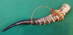 Cuerno para beber, cuerno Blesbok, ámbar báltico, Peridoto, vermeil, plata esterlina, bárbaro, respetuoso con el medio ambiente. - Product Image 6