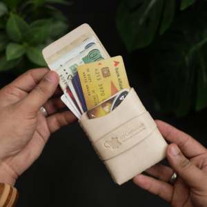 งานฝีมือหนัง WF หมายเลข กระเป๋าใส่บัตรออลอินวัน 101 ใบ ทำมือ หนังแท้ฟอกฝาด ดีไซน์บางเฉียบ ป้องกันการโจรกรรม เปิดปิดง่าย - Product Image 4
