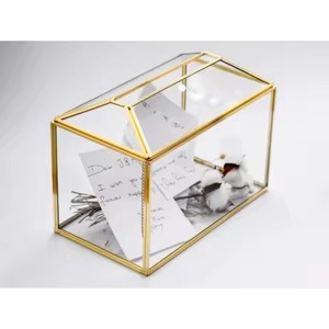 Boîte de rangement pour bijoux en verre avec cadre en métal doré, organisateur de rangement pour la maison pour bijoux et accessoires - Product Image 1