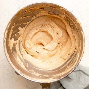 Pâte à tartiner au beurre de cacahuète crémeuse ultime, beurre de noix doré riche pour garnitures de pâtisserie, chaînes de magasins de détail et commandes en gros - Product Image 2