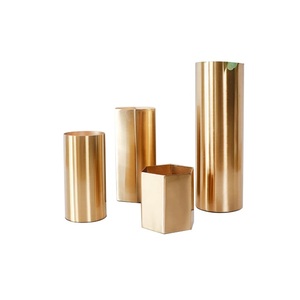 Vases brillants et polis pour la décoration de la maison, finition antique, vases en métal faits à la main, vase à fleurs élégant pour restaurant, jardin, pour table - Product Image 1