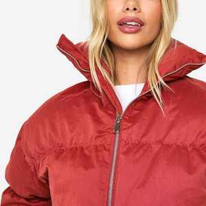 Veste matelassée OEM de haute qualité pour femmes, respirante et de nouveau design pour l'hiver, fermeture à glissière grande taille, courte longueur - Product Image 1