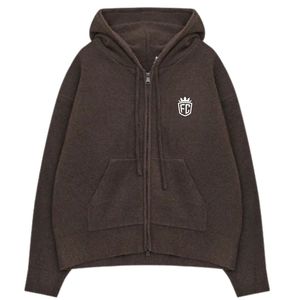 Sudadera con Capucha Marrón de Punto con Cierre y Emblema, Ropa Casual Cómoda para Hombre y Mujer, Sudadera con Cierre y Logotipo para Comodidad Diaria - Product Image 1